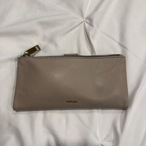 Fossil Beige Pebbled Leather Zip Wallet with Gold Accent